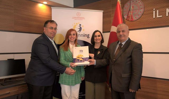 Balıkesir Eğitimi Avrupa Sahnesinde: 10 Okula Prestijli eTwinning Etiketi Verildi!