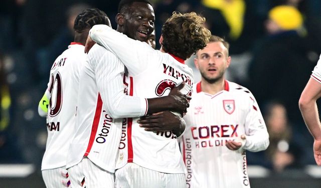 Fenerbahçe İlk Yarıyı Yenik Kapattı! Samsunspor Deplasmanda 2-1 Önde!