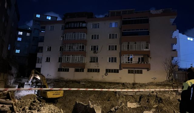 Bahçelievler'de Korku Dolu Dakikalar! Temel Kazısı Sırasında 5 Katlı Bina Çökme Riskiyle Boşaltıldı: 17 Daire Mühürlendi