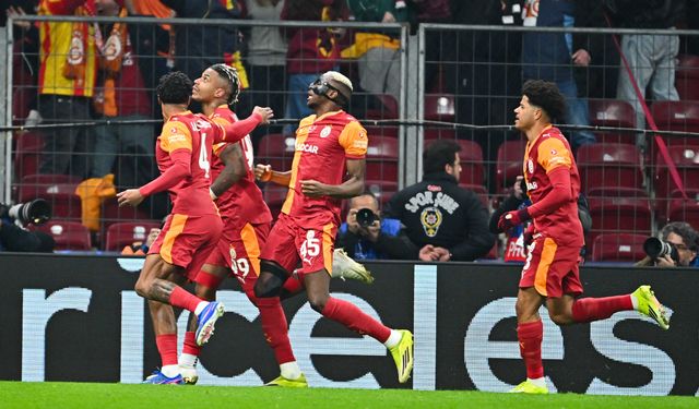 Galatasaray Şampiyonlar Ligi'nde Fırtına Gibi Esiyor! Liverpool Karşısında İlk Yarıyı Önde Kapattı!