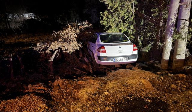Elazığ'da Otomobil Karşı Şeride Geçti: 4 Yaralı