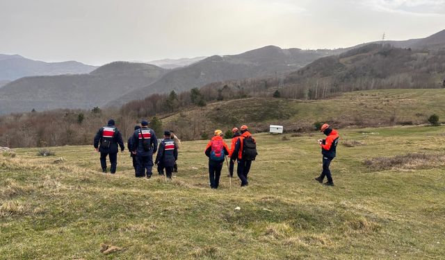 Sakarya Geyve’den Acı Haber: Yaylaya Giden Yaşlı Adamın Cansız Bedeni Dere Yatağında Bulundu!
