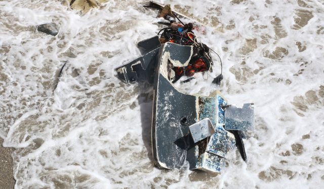 Alanya’da Denizde Can Pazarı! Batan Tekneden Yüzerek Kurtuldular
