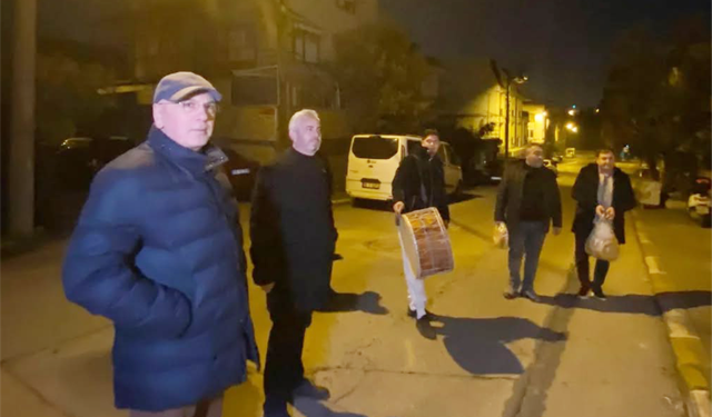 AK Parti Karesi’den Sakarya Mahallesi’nde Sahur Mesaisi