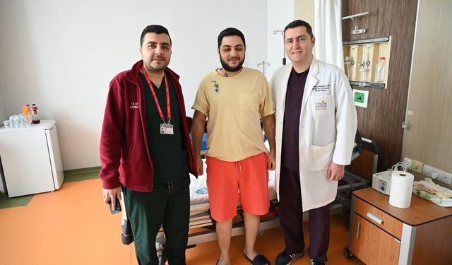 Balıkesir'de Mucize Kurtuluş! Kalbi Durma Noktasına Gelen Genci Prof. Dr. Ahmet Dolapoğlu Hayata Döndürüldü