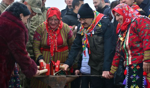 Ormancılık Günü ve Nevruz bir arada... Fidanlar toprakla buluştu