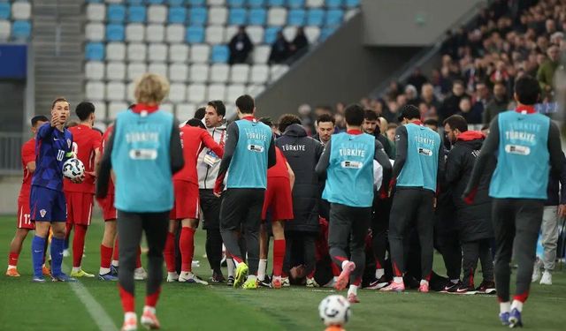 Hırvatistan'da Kabus Gecesi! Türkiye U21 Maçında Kırmızı Kartlar Havada Uçuştu: Ümit Milliler Sahadan Yenik Ayrıldı!