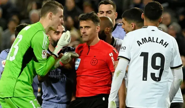 İspanya'nın 'Skandal' Hakemi Galatasaray - Liverpool Maçına Atandı! İşte Olaylı Valencia - Real Madrid Maçının Detayları