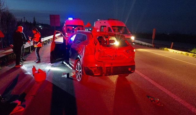 Susurluk Göbel Mevkiinde Feci Çarpışma! 1 Sürücü Yaralandı!