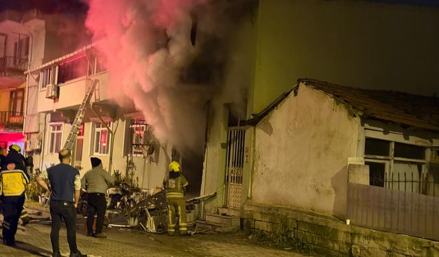 Balıkesir Gönen'de Korku Dolu Dakikalar! Kurtuluş Mahallesi’nde Alevler Yükseldi: Tahliye Edilenlerin Durumu Ne?