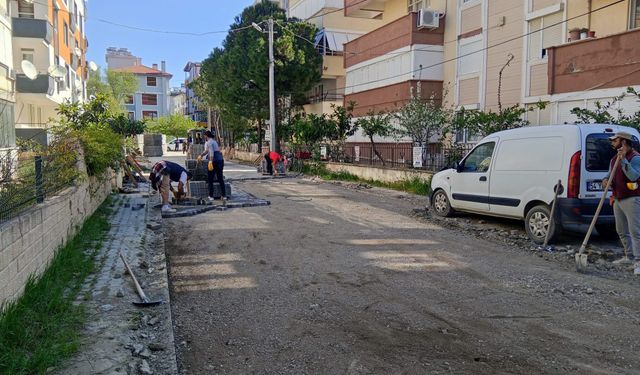 Edremit’te Yol Seferberliği: Sarıkız Mahallesi 24018. Sokak Yenileniyor