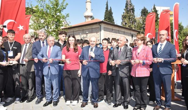 Mesleki ve Teknik Eğitimde Büyük Buluşma: Genç Yetenekler Cumhuriyet Meydanı’nda