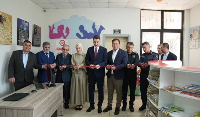 Sındırgı’da Eğitime "Etkinlik Odası" Desteği: Başkan Serkan Sak ve Kaymakam Koyuncu Açılışı Yaptı