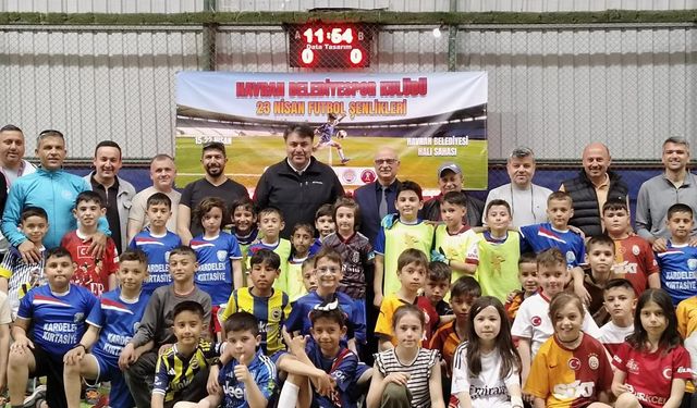 Havran'da İlkokullar Arası Futbol Turnuvası Heyecanı: Başkan Ersoy Gençlerin Yanında