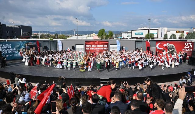 Dünya çocukları Balıkesir sahnesinde