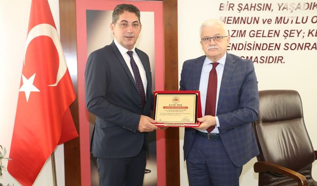 Burhaniye’de Savaş Baltaları Çekildi! Başkan Deveciler’den İstifa Eden Erbalaban’a Sert Yanıt!