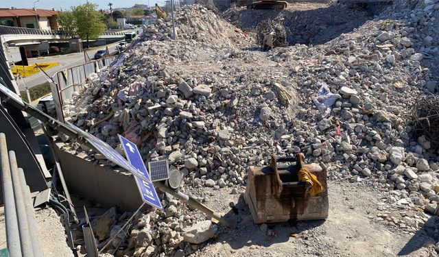 Balıkesir’de Kontrolsüz Yıkım: Hafriyat Yolları Tehdit Ediyor