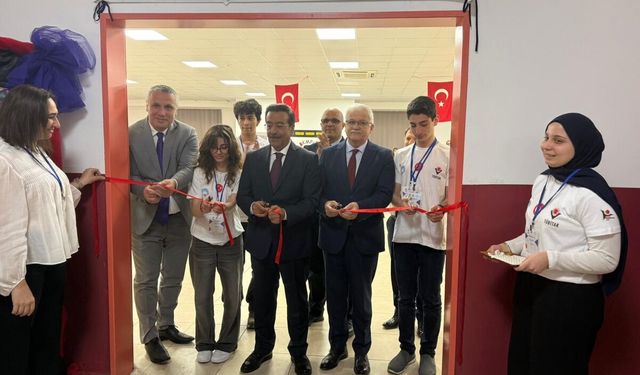 Burhaniye Kuvâ-yı Milliye Fen Lisesi’nde TÜBİTAK 4006-A Bilim Fuarı Coşkusu