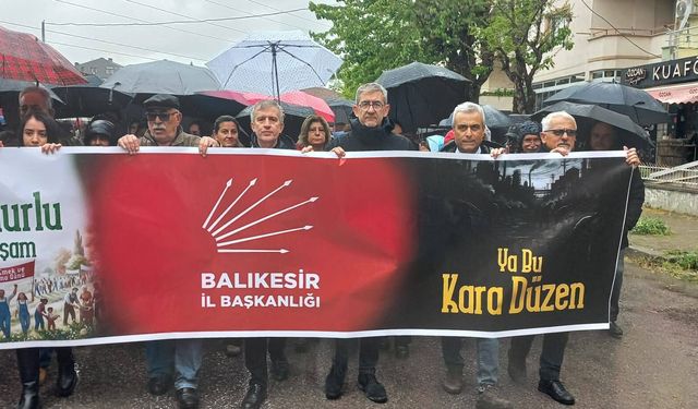 1 MAYIS'TA SÜRPRİZ KARE! HAKAN KESKİN VE ERDEN KÖYBAŞI YAN YANA YÜRÜDÜ