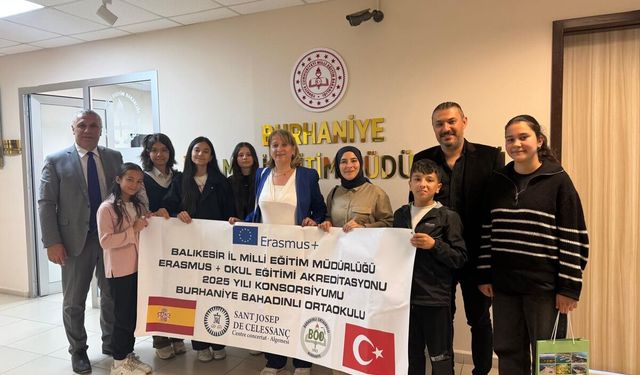 Burhaniye’de Erasmus+ Heyecanı: Bahadınlı Ortaokulu’ndan İlçe Milli Eğitim’e Proje Ziyareti