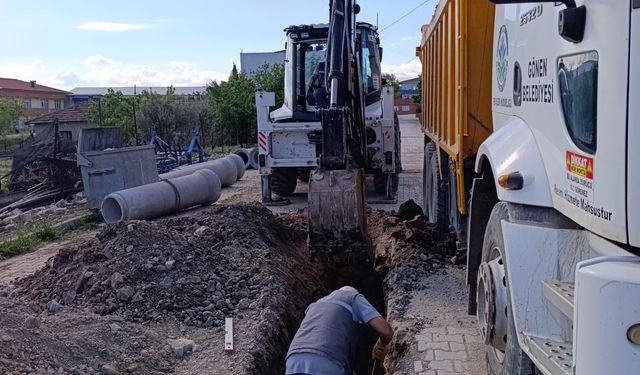 Gönen Belediyesi Sahada: 10 Farklı Noktada Altyapı ve Üstyapı Çalışması