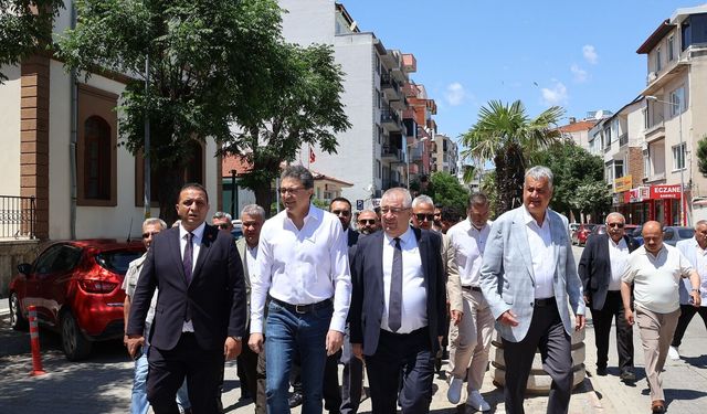 Edremit CHP'deki bayramlaşma gövde gösterisine dönüştü! Baba ocağında birlik beraberlik mesajları