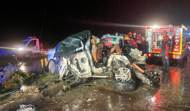 Uşak - İzmir Yolunda Zincirleme Kaza! 4 Ölü, 34 Yaralı