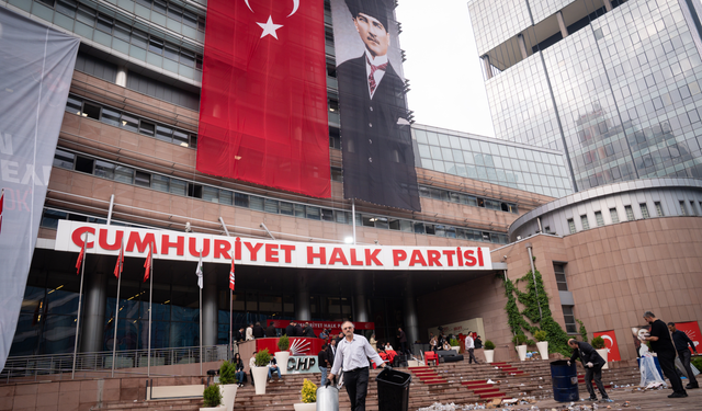 CHP Genel Merkez binasında temizlik, bakım, onarım zamanı!