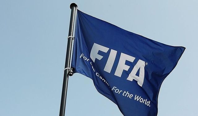 Türk Futbolunda FIFA Depremi! 3 Kulübe 3 Dönem Transfer Yasağı Geldi: Listede Süper Lig Devleri de Var!