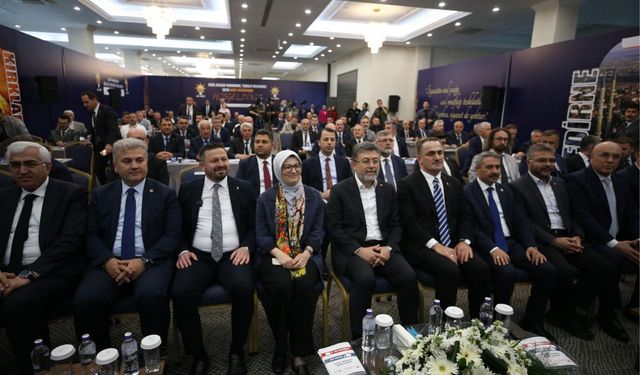 AYVALIK’TA STRATEJİ TOPLANTISI: TARIM, ÜRETİM VE YANGIN MÜCADELESİ MASADA