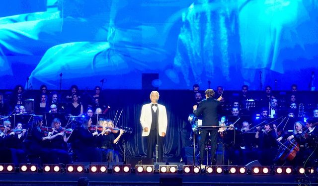 Andrea Bocelli İstanbul’u Büyüledi: "Romanza"nın 30. Yılında Unutulmaz Gece!