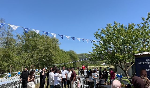 Anahtar Parti Gençlik Kolları Bahar Şöleninde Buluştu! Kadir Koray Küçükali Balıkesir'deydi