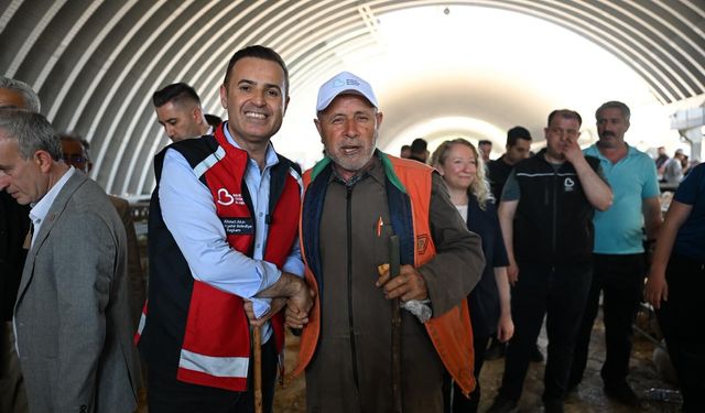 Başkan Ahmet Akın Hayvan Pazarının Nabzını Tuttu! "Balıkesir'in Bereketini Paylaşıyoruz!"