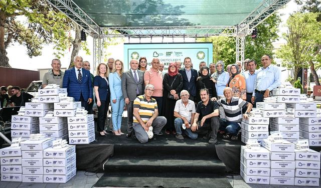 Büyükşehir Belediyesi'nden arıcılara yüzde 100 hibeli fondan kek