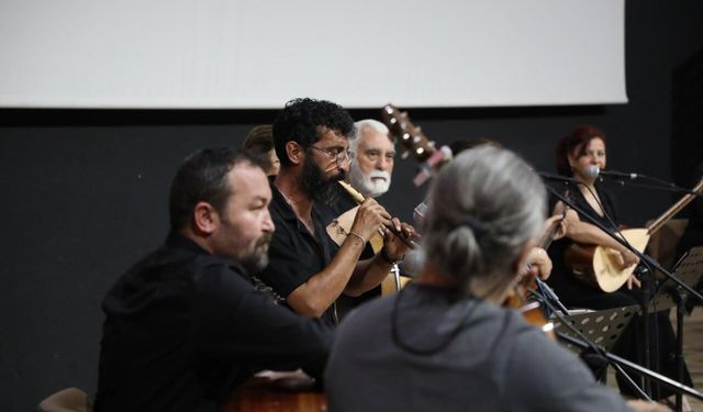 Edremit’te Sanat Dolu Gece: Müzik ve Halk Oyunları Bir Arada