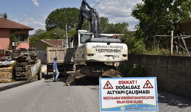 Dursunbey’de Demirciler Caddesi Yenileniyor: Esnafın Yolu Modernleşiyor