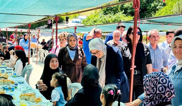 Altıeylül’de Mahalle Hayrı: Milletvekili Belgin Uygur Etkinliğe Katıldı