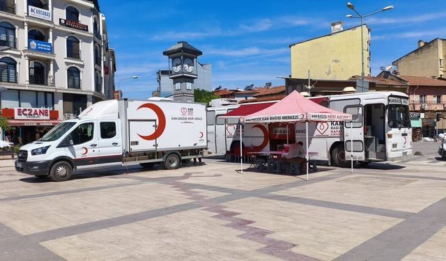 Sındırgı’da Kızılay Kan Bağış Otobüsü Bugün Cumhuriyet Meydanı’nda!