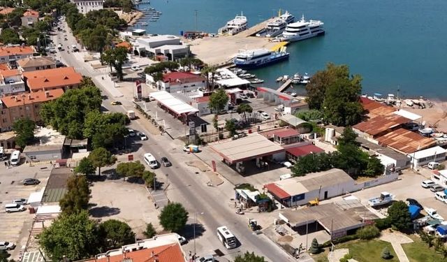 Ayvalık’ta Yaya Güvenliği İçin Yeni Düzenleme: Kaldırımlar Yenileniyor!