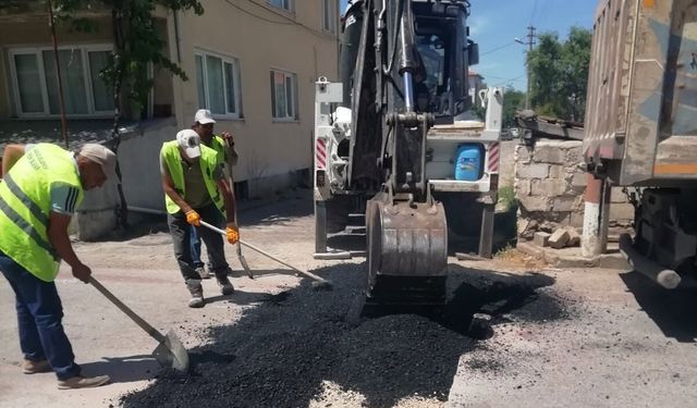 Bigadiç’te Ulaşım Konforu Artıyor: Asfaltlama Çalışmaları Tüm Hızıyla Devam Ediyor