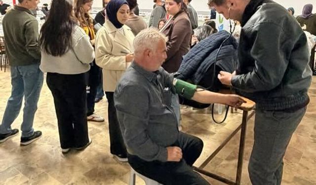 Balya'da Mahalle Sakinlerine Sağlık Taraması! BAÜN Öğrencileri Sahaya İndi