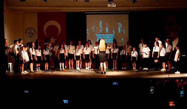 Burhaniye'de Dünya Müzik Günü Coşkusu: Genç Yetenekler Sahne Aldı