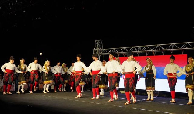 Ayvalık’ta Dans ve Müzik Şöleni: 23. Sarımsaklı Trophy Festivali Başladı