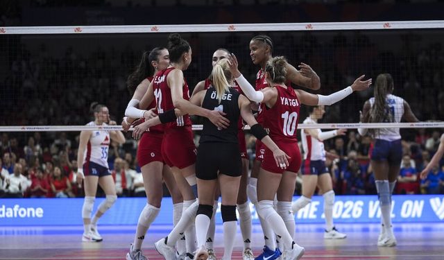 Filenin Sultanları'ndan Voleybol Dersi! Fransa'yı Set Vermeden 3-0 Mağlup Etti!