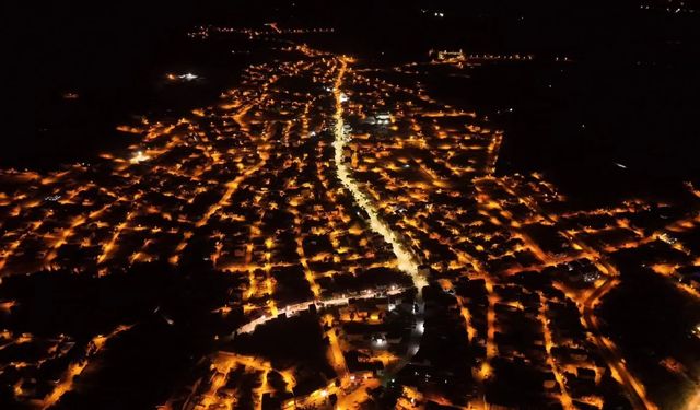Sındırgı Daha Aydınlık Olacak! Akhisar Caddesi'nde LED Dönüşümü Sürüyor