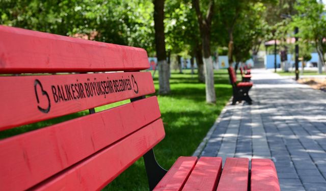 Balıkesir Büyükşehir Belediyesi kent mobilyalarını kendi bünyesinde üretiyor