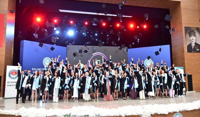 BAÜN’DE MEZUNİYET GURURU! | Veteriner Fakültesi Yeni Mezunlarını Büyük Coşkuyla Uğurladı