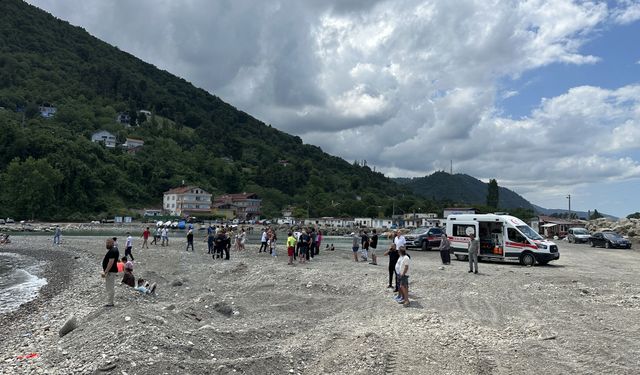 Sinop'ta Aranan 18 Yaşındaki Gençten Acı Haber Geldi! Ayancık Sahilinde Kahreden Son Dakika Gelişmesi