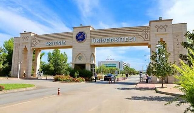 225 Milyon Liralık Vurgun İddiası! Doktorları Dolandırdığı Öne Sürülen Akademisyen Aranıyor