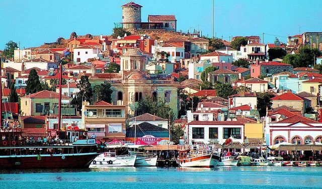 Ayvalık ve Dikili'de Yazlık Fiyatları Rekor Kırdı: Cunda'da Metrekare 200 Bin TL'yi Gördü